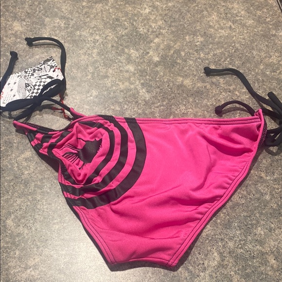 Pink Bikini Bottom - Picture 2 of 4